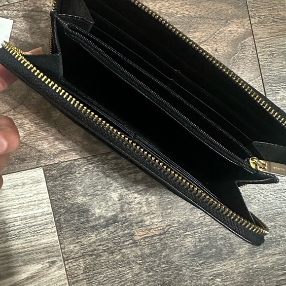 Coach Accordion Zip Wallet | Like New - Picture 8 of 10
